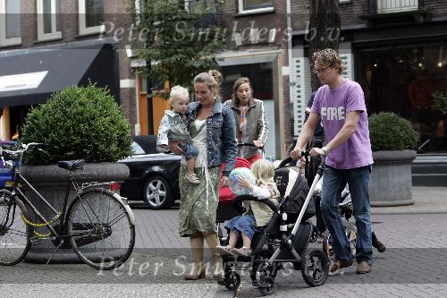 Amsterdam 24 september 2005
Prins Bernhard jr   met Prins Maurits prinses Annette en Prinses Marilene met kinderen wandelen
Peter Smulders bv