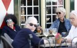 Laren 23 juni 2026
Ad Visser met zijn vrouw op terras bij t Bonte paard in Laren .