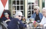Laren 23 juni 2026
Ad Visser met zijn vrouw op terras bij t Bonte paard in Laren .