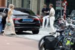 Nieuwegein 27 juni 2026
Andre Hazes en zijn vriendin Noa Braaf komen aan bij Wills voor de trouwerij van haar vader Denny Braaf . Ook de camera van hun real lif soap is aanwezig 