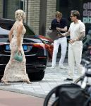Nieuwegein 27 juni 2026
Andre Hazes en zijn vriendin Noa Braaf komen aan bij Wills voor de trouwerij van haar vader Denny Braaf . Ook de camera van hun real lif soap is aanwezig 
