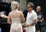 Nieuwegein 27 juni 2026
Andre Hazes en zijn vriendin Noa Braaf komen aan bij Wills voor de trouwerij van haar vader Denny Braaf . Ook de camera van hun real lif soap is aanwezig 