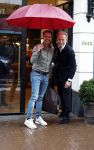 Amsterdam 2 juni 2026
Aran Bade loopt bij Oger de winkel uit 