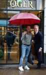 Amsterdam 2 juni 2026
Aran Bade loopt bij Oger de winkel uit 