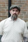 Arnhem 13 mei 2026
Ben Saunders loopt met een wandelstok omdat hij een drie dubbele hernia heeft .