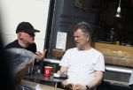Amsterdam 29 mei 2026
Boris Dittrich en Jehoshua Rozenman op terras bij de coffee company 