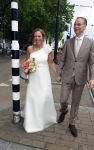 Rotterdam 27 juni 2026
Carola Schouten de burgemeester van Rotterdam, is vandaag getrouwd. Zij en Coert Kleijwegt gaven elkaar het jawoord op het gemeentehuis van Rotterdam. Sander de Kramer trouwde het stel.