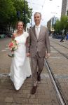 Rotterdam 27 juni 2026
Carola Schouten de burgemeester van Rotterdam, is vandaag getrouwd. Zij en Coert Kleijwegt gaven elkaar het jawoord op het gemeentehuis van Rotterdam. Sander de Kramer trouwde het stel.