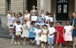 Rotterdam 27 juni 2026
Carola Schouten de burgemeester van Rotterdam, is vandaag getrouwd. Zij en Coert Kleijwegt gaven elkaar het jawoord op het gemeentehuis van Rotterdam. Sander de Kramer trouwde het stel.