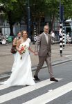 Rotterdam 27 juni 2026
Carola Schouten de burgemeester van Rotterdam, is vandaag getrouwd. Zij en Coert Kleijwegt gaven elkaar het jawoord op het gemeentehuis van Rotterdam. Sander de Kramer trouwde het stel.