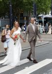 Rotterdam 27 juni 2026
Carola Schouten de burgemeester van Rotterdam, is vandaag getrouwd. Zij en Coert Kleijwegt gaven elkaar het jawoord op het gemeentehuis van Rotterdam. Sander de Kramer trouwde het stel.