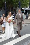 Rotterdam 27 juni 2026
Carola Schouten de burgemeester van Rotterdam, is vandaag getrouwd. Zij en Coert Kleijwegt gaven elkaar het jawoord op het gemeentehuis van Rotterdam. Sander de Kramer trouwde het stel.
