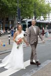 Rotterdam 27 juni 2026
Carola Schouten de burgemeester van Rotterdam, is vandaag getrouwd. Zij en Coert Kleijwegt gaven elkaar het jawoord op het gemeentehuis van Rotterdam. Sander de Kramer trouwde het stel.