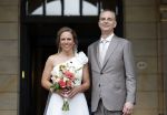 Rotterdam 27 juni 2026
Carola Schouten de burgemeester van Rotterdam, is vandaag getrouwd. Zij en Coert Kleijwegt gaven elkaar het jawoord op het gemeentehuis van Rotterdam. Sander de Kramer trouwde het stel.