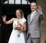 Rotterdam 27 juni 2026
Carola Schouten de burgemeester van Rotterdam, is vandaag getrouwd. Zij en Coert Kleijwegt gaven elkaar het jawoord op het gemeentehuis van Rotterdam. Sander de Kramer trouwde het stel.