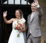 Rotterdam 27 juni 2026
Carola Schouten de burgemeester van Rotterdam, is vandaag getrouwd. Zij en Coert Kleijwegt gaven elkaar het jawoord op het gemeentehuis van Rotterdam. Sander de Kramer trouwde het stel.
