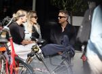 Amsterdam 29 mei 2026
Chantal janzen met haar man Marcel Geeratz op terras .
