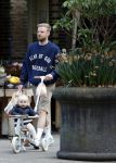 Amsterdam 7 mei 2026
Davy Klaassen aan het winkelen met zijn dochtertje 