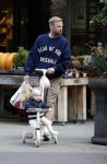 Amsterdam 7 mei 2026
Davy Klaassen aan het winkelen met zijn dochtertje 