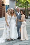 Nieuwegein 27 jumi 2026
Denny Braaf en zijn vrouw Germaine trouwen bij Wills in Nieuwegein . Dochters Noa Braaf en Luna Braaf 