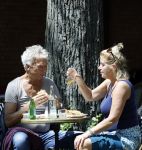 Amsterdam 16 juni 2026
Derk Bolt met een kennis op terras in Amsterdam zuid.