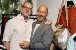 Hilversum 22 mai 2026
Domenik Romano en Ferenc Damen  van het programa MAFS in hun kleing winkel 