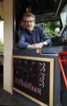 Amsterdam 27 mei 2026
3e deel van de boekenreeks 60 jaar Top 40 wordt feestelijk gelanceerd door bestickerde Top 40-tram met Erik de Zwart als trambestuurder. Natalie La Rose Erik de Zwart, Godfried Nevels en Jeroen Nieuwenhuize  zijn aanwezig 