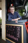 Amsterdam 27 mei 2026
3e deel van de boekenreeks 60 jaar Top 40 wordt feestelijk gelanceerd door bestickerde Top 40-tram met Erik de Zwart als trambestuurder. Natalie La Rose Erik de Zwart, Godfried Nevels en Jeroen Nieuwenhuize  zijn aanwezig 
