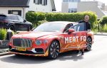 Vinkeveen 23 mei 2026
Frank v Etten heeft een vleesbedrijf (meat for more) Op zijn bentley staat de naam van het bedrijf .