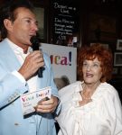 Laren 13 mei 2026
Imca Marina viert haar 85e verjaardag bij het bonte Paard in Laren . Gerard Joling reikte de eerste cd uit 