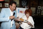 Laren 13 mei 2026
Imca Marina viert haar 85e verjaardag bij het bonte Paard in Laren . Gerard Joling reikte de eerste cd uit 