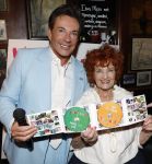 Laren 13 mei 2026
Imca Marina viert haar 85e verjaardag bij het bonte Paard in Laren . Gerard Joling reikte de eerste cd uit 