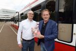 Amsterdam 27 mei 2026
3e deel van de boekenreeks 60 jaar Top 40 wordt feestelijk gelanceerd door bestickerde Top 40-tram met Erik de Zwart als trambestuurder. Natalie La Rose Erik de Zwart, Godfried Nevels en Jeroen Nieuwenhuize  zijn aanwezig 