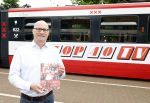 Amsterdam 27 mei 2026
3e deel van de boekenreeks 60 jaar Top 40 wordt feestelijk gelanceerd door bestickerde Top 40-tram met Erik de Zwart als trambestuurder. Natalie La Rose Erik de Zwart, Godfried Nevels en Jeroen Nieuwenhuize  zijn aanwezig 
