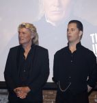 Velzen 19 mei 2026
Presentatie cast the Mentelist . De Nederlandse line-up bestaat uit Niels Houtepen (The Mentalist), Aaron Crow (The Daredevil), Scott & Muriel (The Accidentalists), Zippo Guo (The Manipulator), Dann Stevens (The Magician) en Hans Klok (The Fastest Illusionist in the World). Irene Moors presenteert het 
 