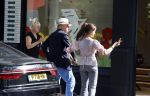 Amsterdam 29 mei 2026
Harry Mens en zijn jongste dochter Nour doen samen boodschappen in Amsterdam zuid.