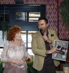 Castricum 5 juni 2026
CD presentatie RIJK van Emma Lacroix en Mick Harren . Imca Marina ontving de eerste cd .