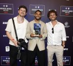 Maarssen 25 mei 2026
Ismael Saibari wordt gekozen tot beste speler van de nederlandse eredivie op het gala van ESPN in de Fabrique . Ismael Saibari met ploeg die hem het hele jaar gevolgd hebben 