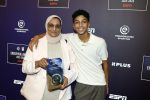 Maarssen 25 mei 2026
Ismael Saibari wordt gekozen tot beste speler van de nederlandse eredivie op het gala van ESPN in de Fabrique . moeder met broer