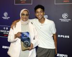 Maarssen 25 mei 2026
Ismael Saibari wordt gekozen tot beste speler van de nederlandse eredivie op het gala van ESPN in de Fabrique . moeder met broer
