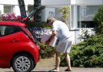 Naarderbos 30 en 31 mei 2026
Jan Westerhoven de nieuwe vriend van Marga Scheide viert zijn 65e verjaardag bij Marga thuis met een tuinfeest .