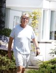 Naarderbos 30 en 31 mei 2026
Jan Westerhoven de nieuwe vriend van Marga Scheide viert zijn 65e verjaardag bij Marga thuis met een tuinfeest .