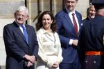 Amsterdam 9 juni 2026
Op uitnodiging van Zijne Majesteit de Koning - Koning Willem Alexander en Koningin Maxima brengt de bondspresident van Duitsland, Frank-Walter Steinmeier, een staatsbezoek aan Nederland. Hij wordt hierbij vergezeld door zijn echtgenote Elke BÃ¼denbender. Jan v Zanen en Femke Halsema 