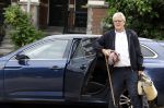 Amsterdam 1 juni 2026
Jeroen Krabbe en Herma Krabbe met hun auto in Amsterdam . Jeroen Krabbe met bierfles 