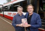 Amsterdam 27 mei 2026
3e deel van de boekenreeks 60 jaar Top 40 wordt feestelijk gelanceerd door bestickerde Top 40-tram met Erik de Zwart als trambestuurder. Natalie La Rose Erik de Zwart, Godfried Nevels en Jeroen Nieuwenhuize  zijn aanwezig 