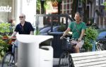 Amsterdam 29 mei 2026
Joep Onderdelinden met partner Hans op de fiets in Amsterdam zuid .