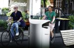 Amsterdam 29 mei 2026
Joep Onderdelinden met partner Hans op de fiets in Amsterdam zuid .