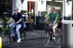 Amsterdam 29 mei 2026
Joep Onderdelinden met partner Hans op de fiets in Amsterdam zuid .