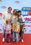 Amsterdam 31 mei 2026
Premiere Rutger Thomas en Paco 2 in Pathe Arena . Johnny de Mol kwam met zijn vrouw Anouk de Mol en hun kinderen Johnny jr Fender en Kiki 