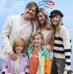 Amsterdam 31 mei 2026
Premiere Rutger Thomas en Paco 2 in Pathe Arena . Johnny de Mol kwam met zijn vrouw Anouk de Mol en hun kinderen Johnny jr Fender en Kiki 